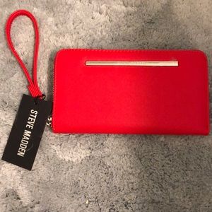 Steve Madden Bzippy wristlet Red crosshatch